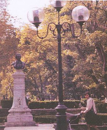 LE PARC MICHEL EMINESC.. Ecoles du Monde - 